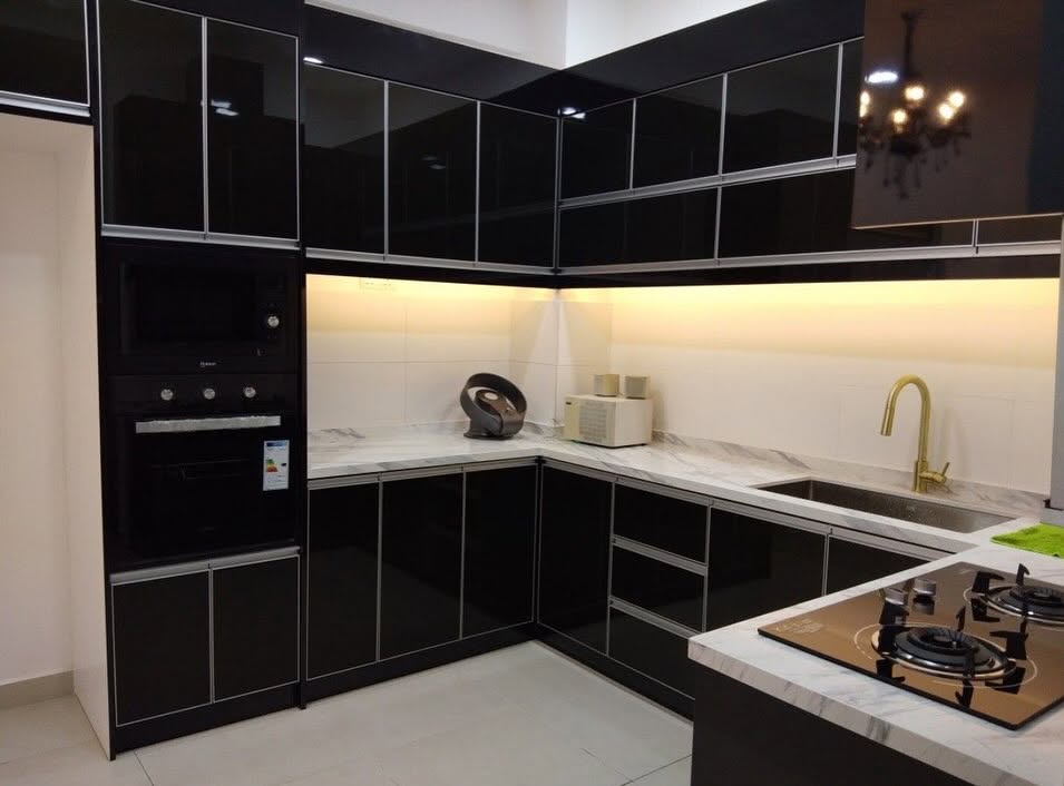 Custom Kitchen Cabinets - main image