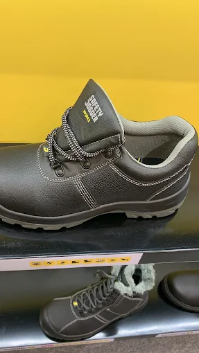 Safety shoes - main image